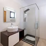 Yuri Big House Vila