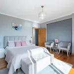 Yuri Big House Vila