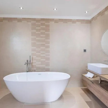 Yuri Big House * Ribeira Brava