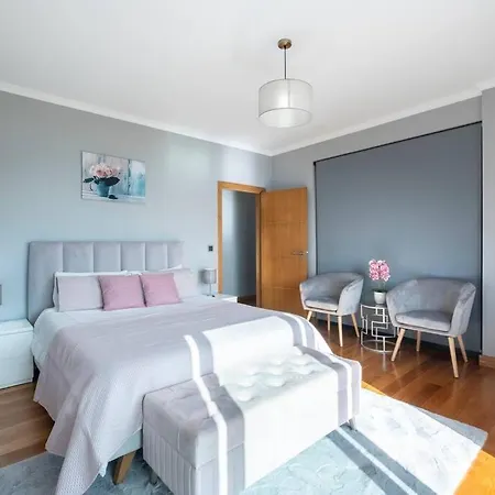 Yuri Big House Villa