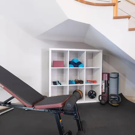 Yuri Big House Ribeira Brava