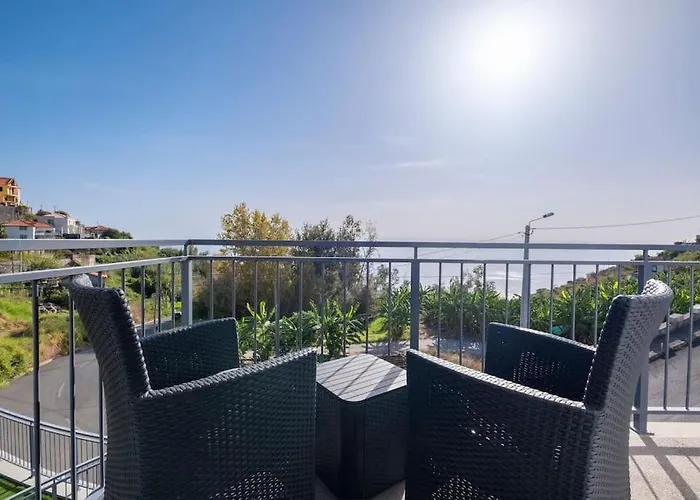 Yuri Big House Willa Ribeira Brava