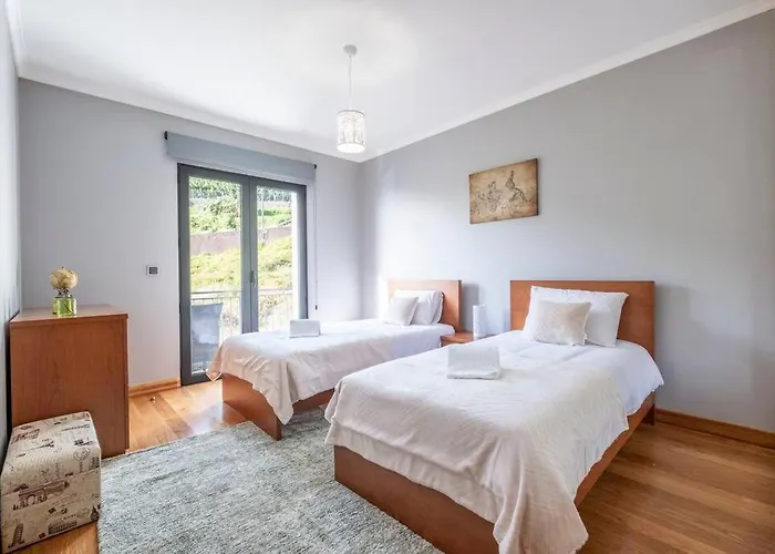 Willa Yuri Big House