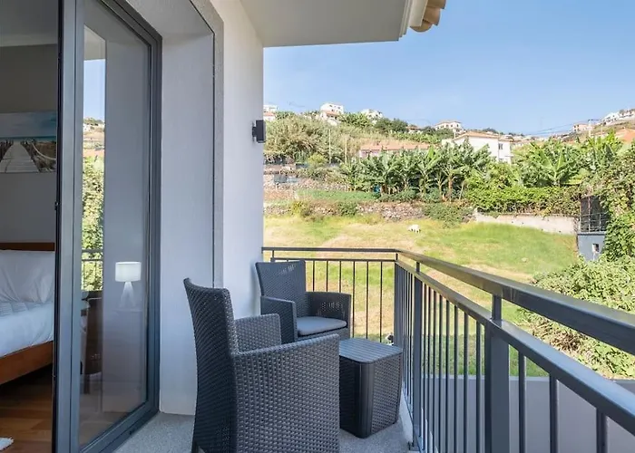 Willa Yuri Big House