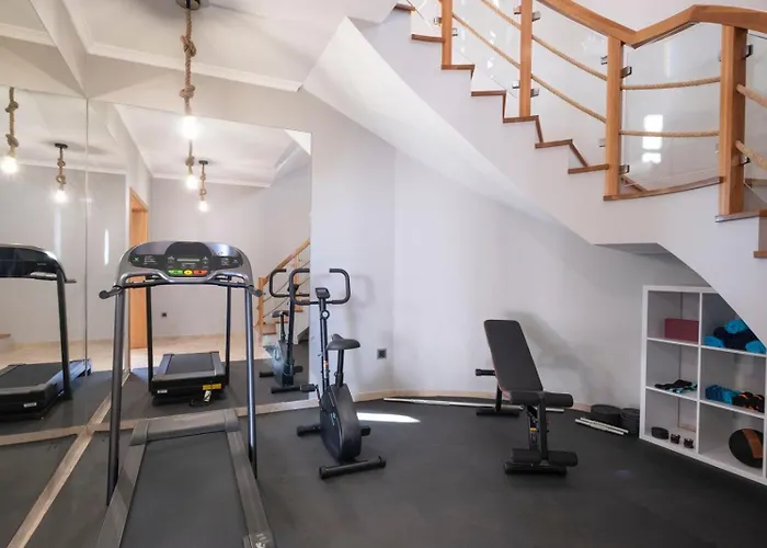 Yuri Big House Willa *